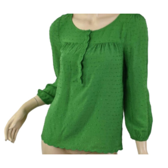 Maeve Tops - ANTHROPOLOGIE Maeve green raised Swiss dot pattern scalloped hem blouse. Size 2